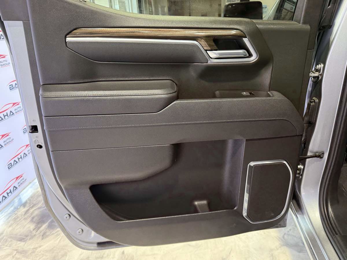 Used 2025 Chevrolet Silverado 1500 LT AWD/4WD image 55