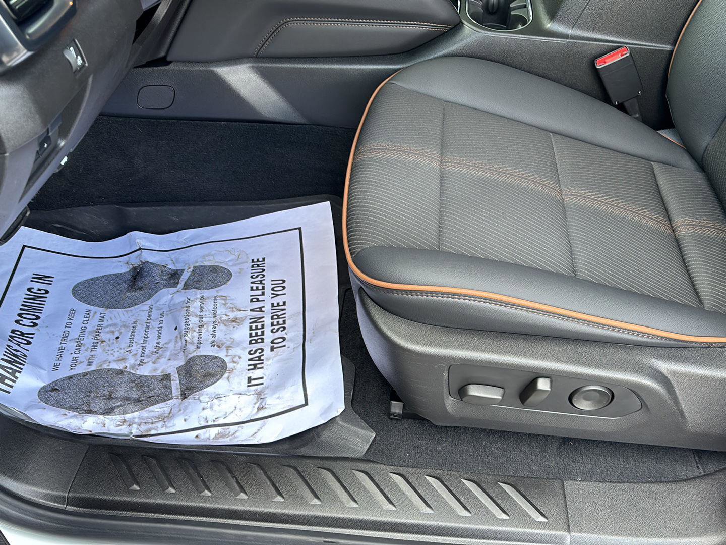 Used 2024 GMC Canyon AT4 w/ Technology Package image 6