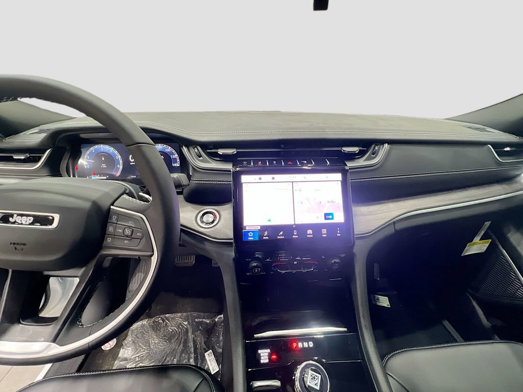 New 2025 Jeep Grand Cherokee L Limited w/ Black Appearance Package image 26