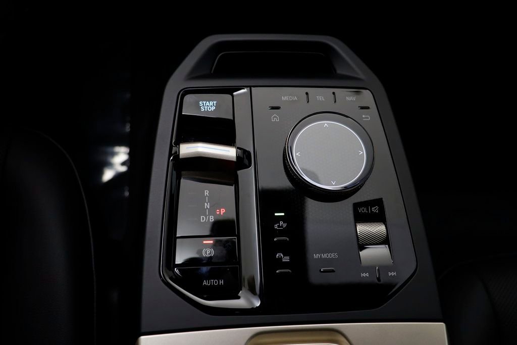 New 2026 BMW iX xDrive45 w/ Climate Comfort Package AWD/4WD image 13