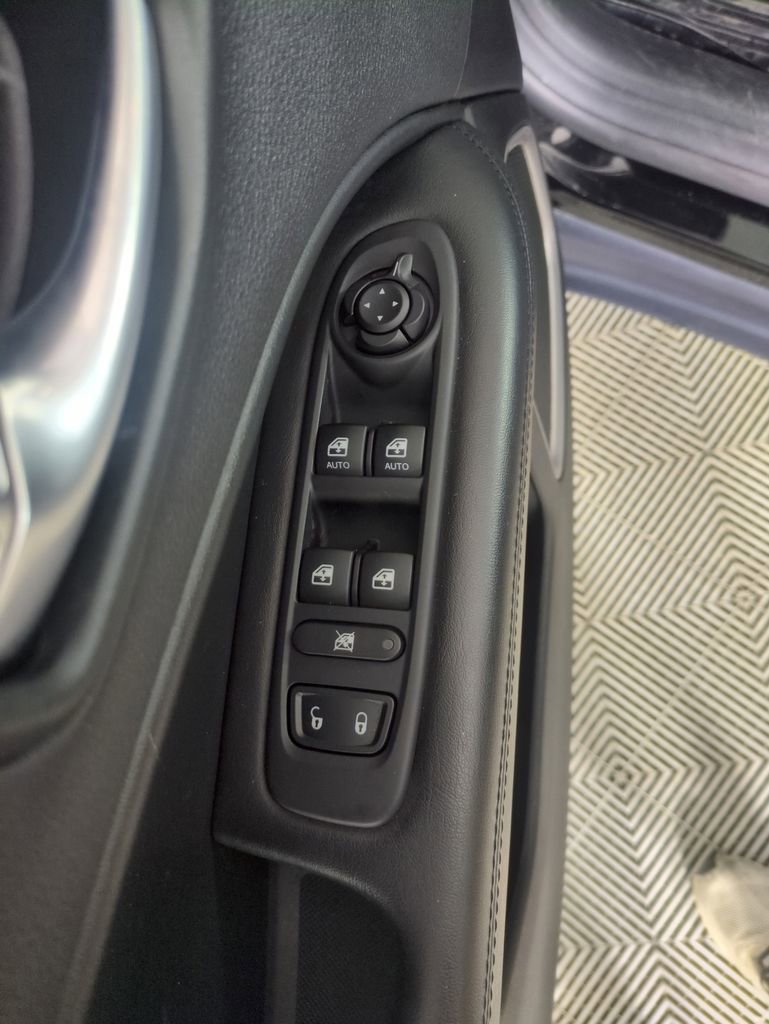 Used 2020 Jeep Compass Latitude image 13