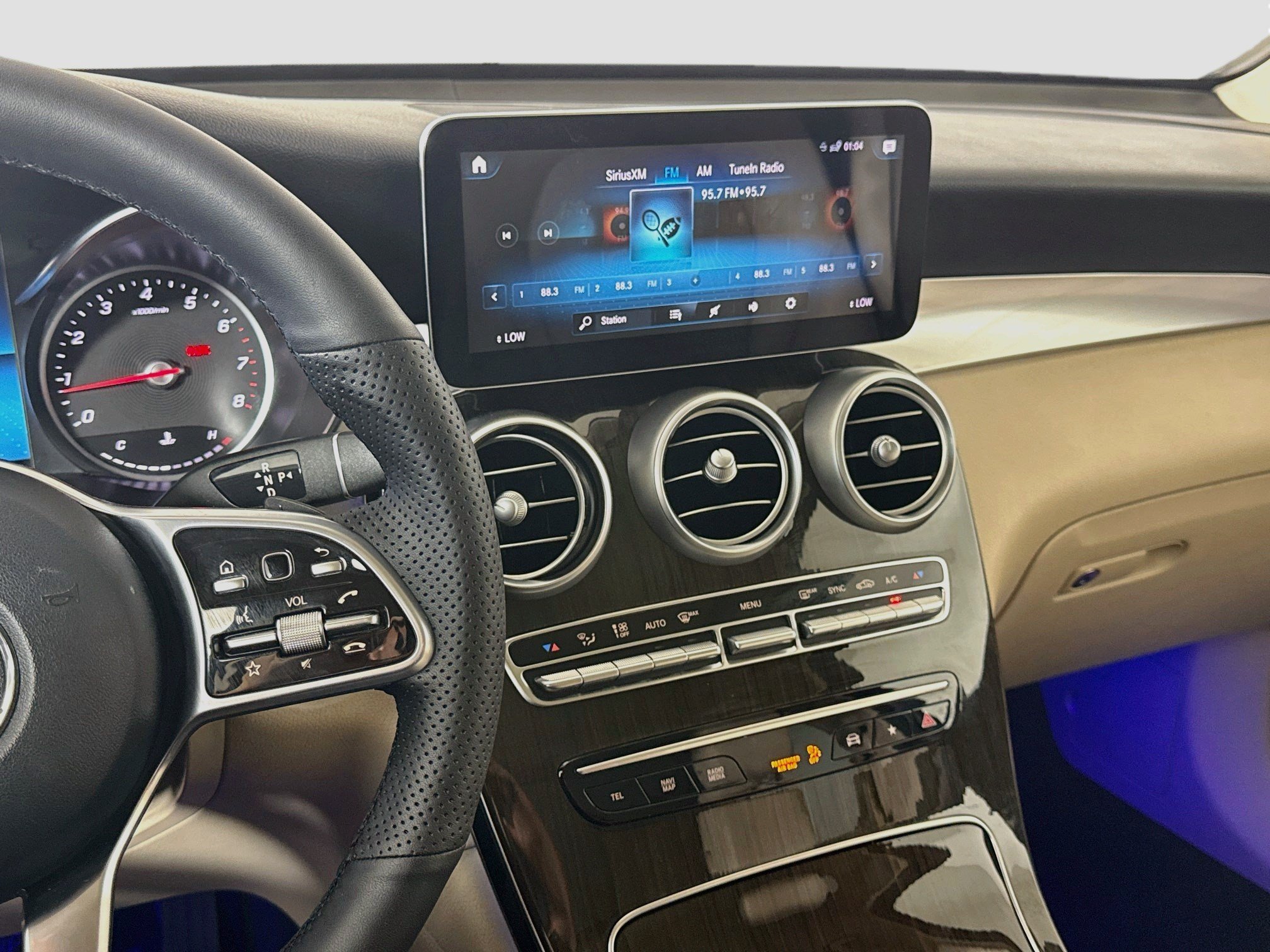 Used 2021 Mercedes-Benz GLC 300 image 18