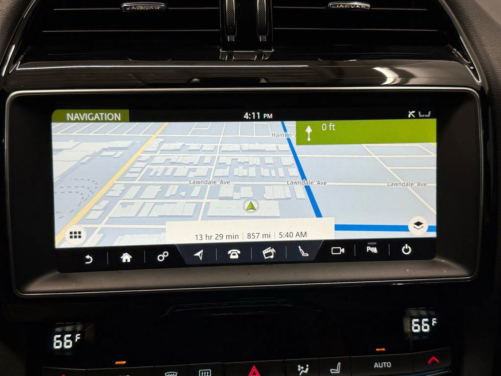 Used 2019 Jaguar F-PACE Premium image 31