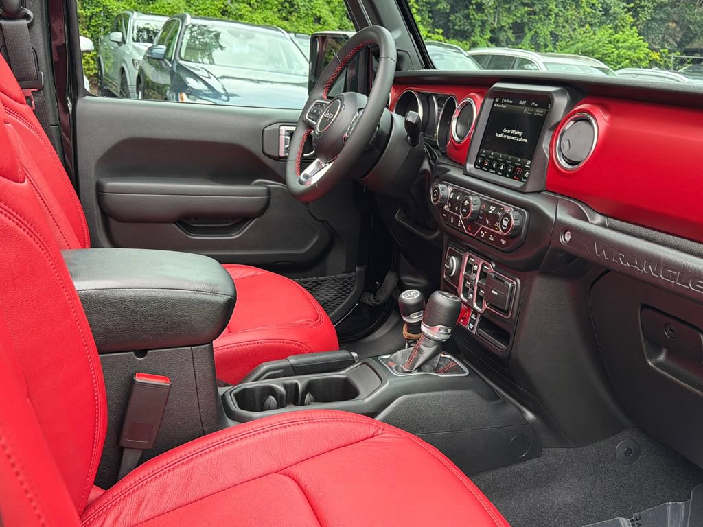 Used 2023 Jeep Wrangler Unlimited Rubicon w/ LED Lighting Group AWD/4WD image 11