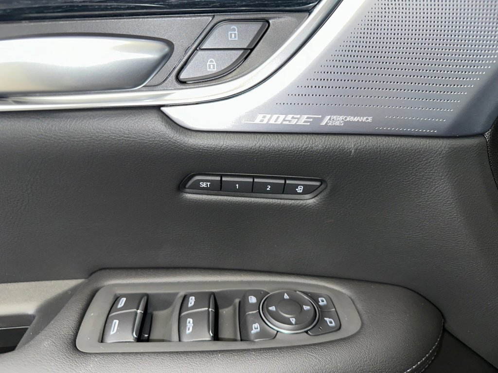 New 2026 Cadillac XT5 Premium Luxury w/ LPO, ONYX Package image 6