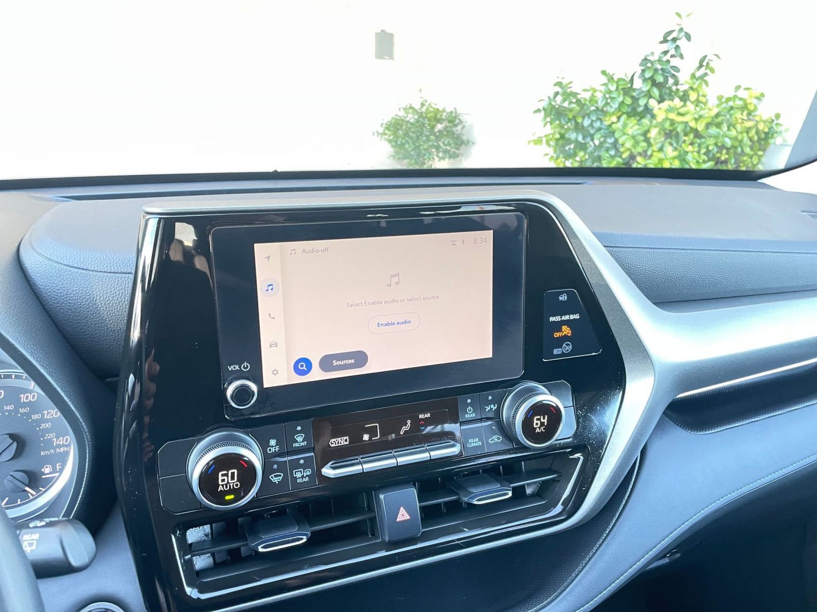 Used 2025 Toyota Highlander LE image 20