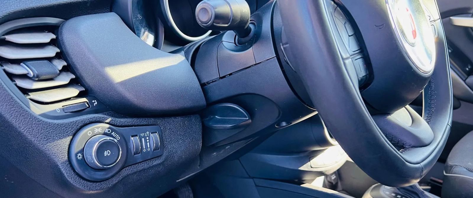 Used 2018 FIAT 500X Trekking image 29