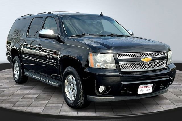 Used 2013 Chevrolet Suburban LT w/ Luxury Package image 3