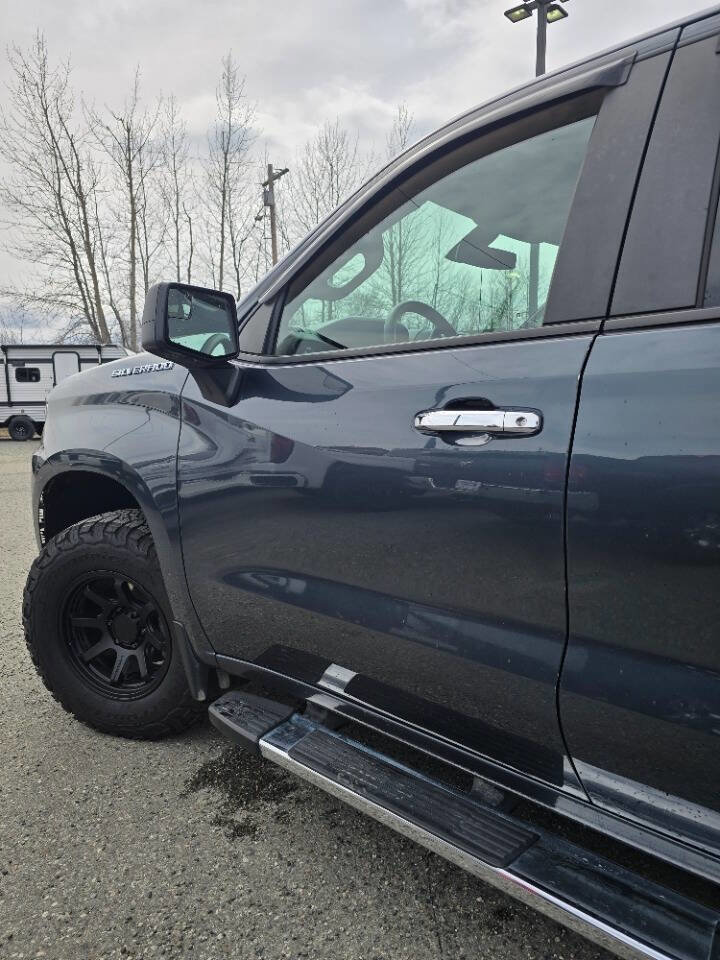 Used 2020 Chevrolet Silverado 1500 Custom w/ Custom 2.7L Value Package AWD/4WD image 5