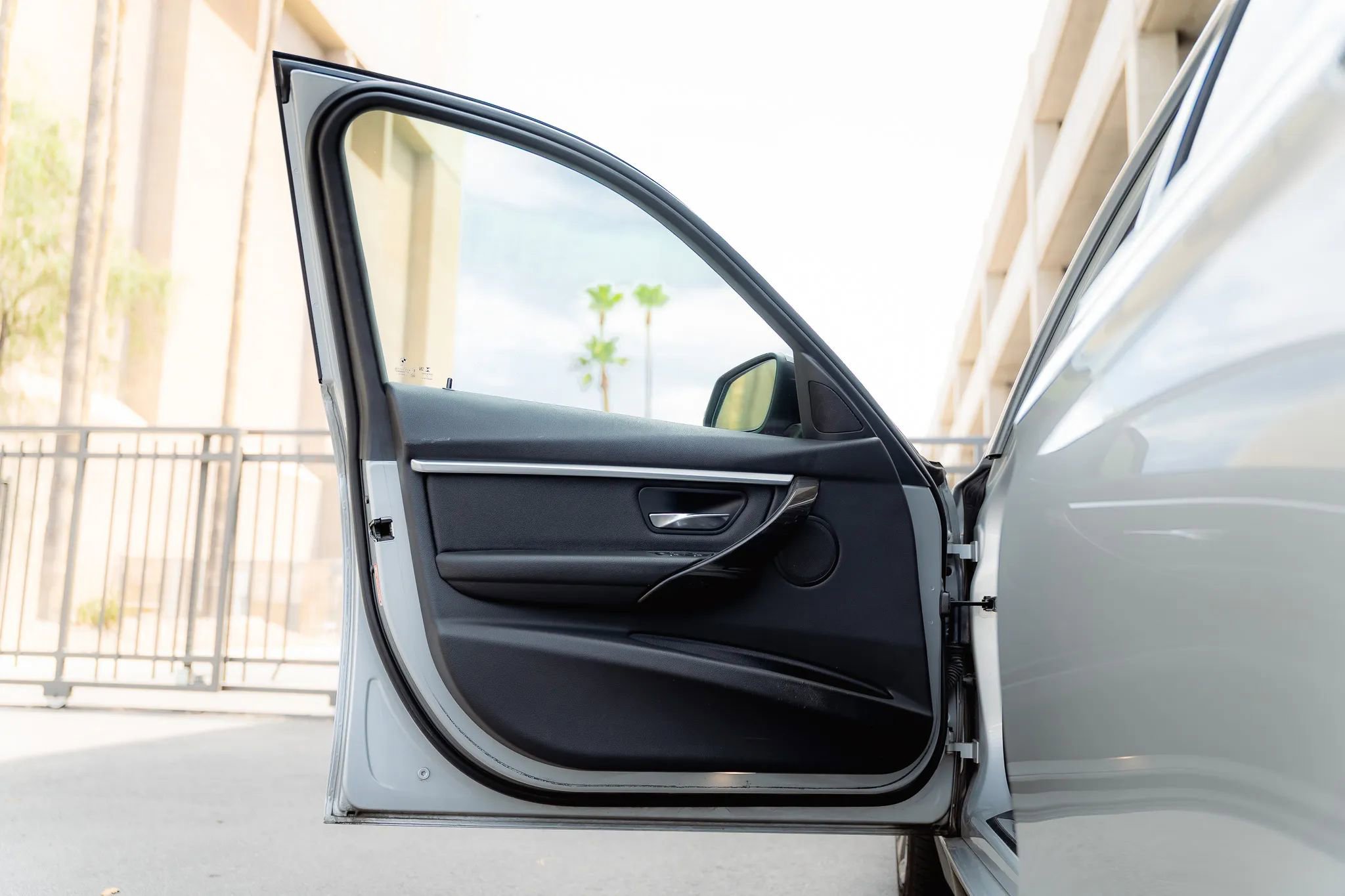 Used 2018 BMW 330e 330e iPerformance Sedan 4D image 45