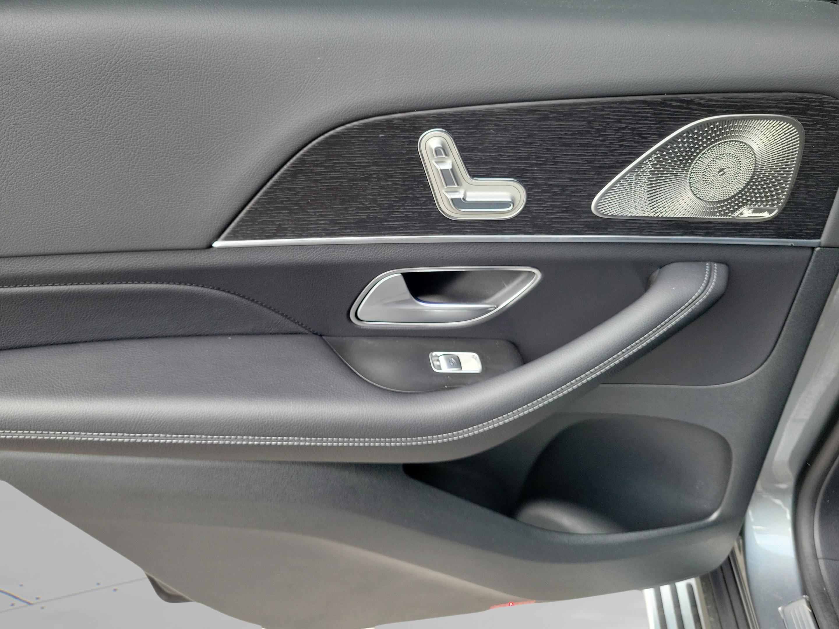 Certified 2026 Mercedes-Benz GLS 450 4MATIC image 5