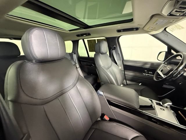 Used 2025 Land Rover Range Rover SE AWD/4WD image 28