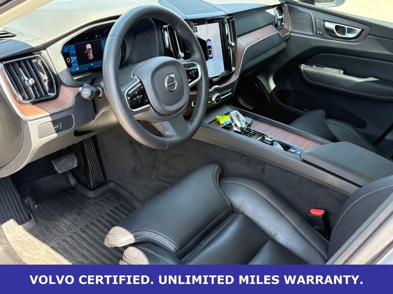 Certified 2023 Volvo XC60 B5 Ultimate w/ Climate Package image 16