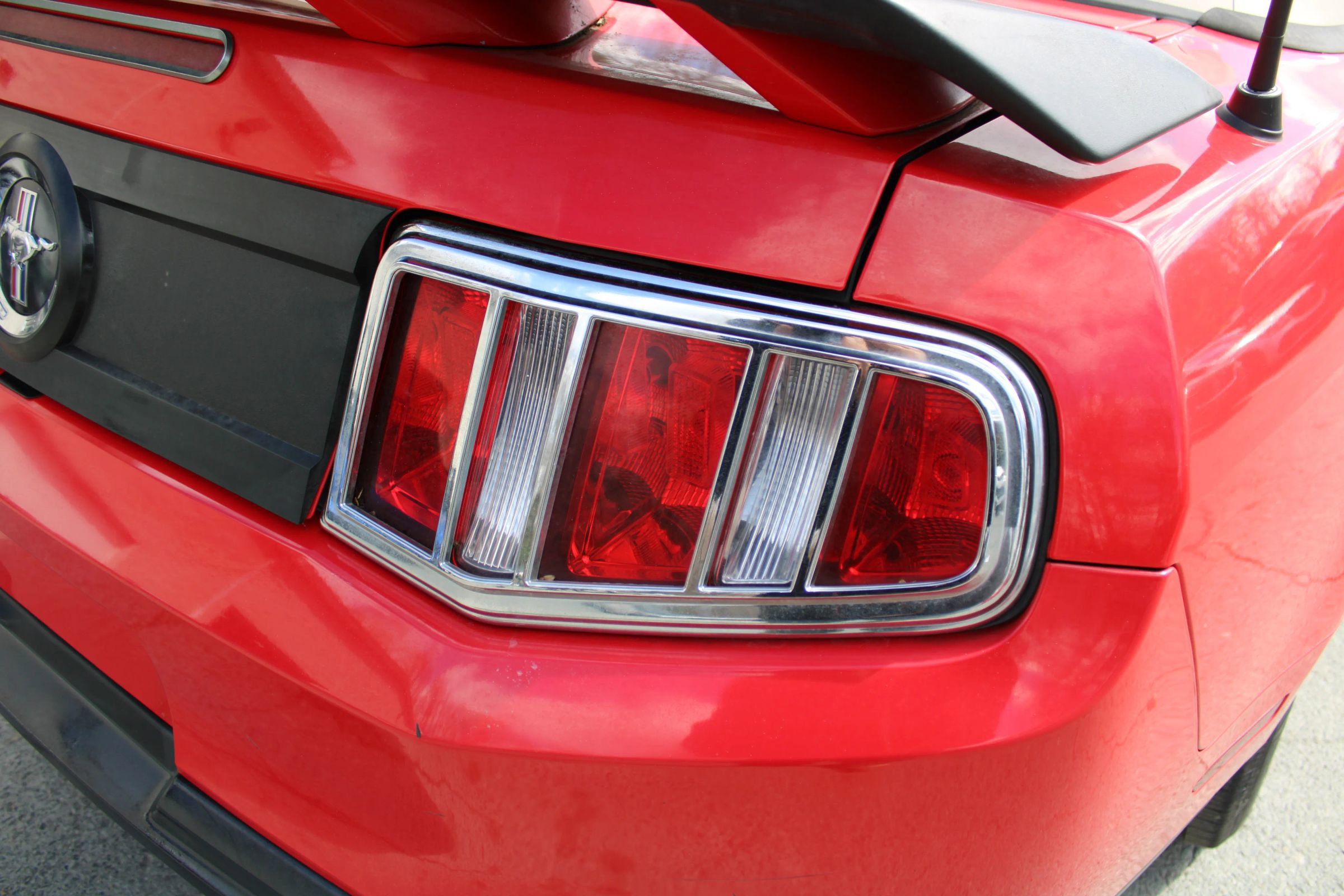 Used 2010 Ford Mustang Convertible image 32