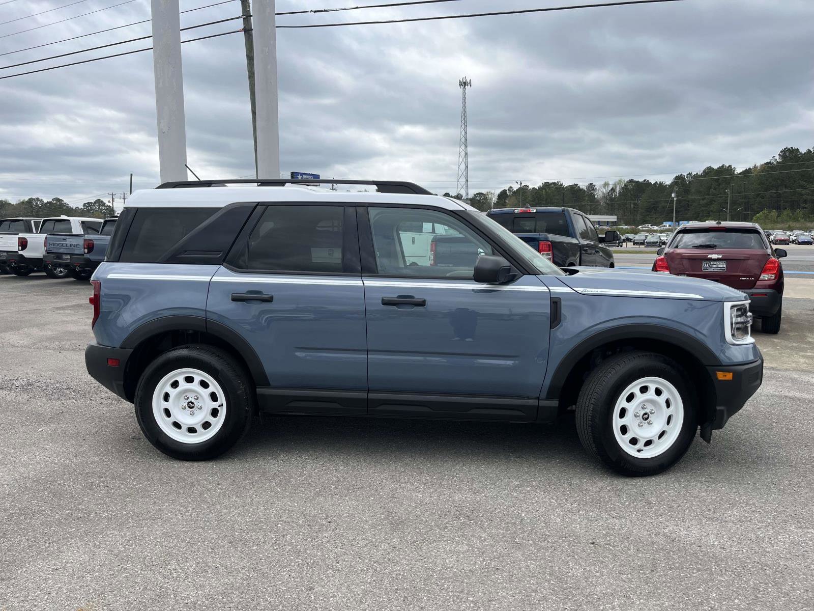 Used 2025 Ford Bronco Sport Heritage w/ Convenience Package image 3