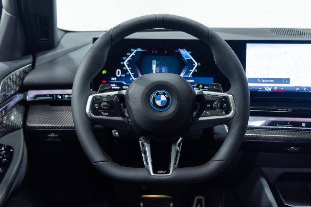 New 2027 BMW 550e xDrive w/ Executive Package AWD/4WD image 17
