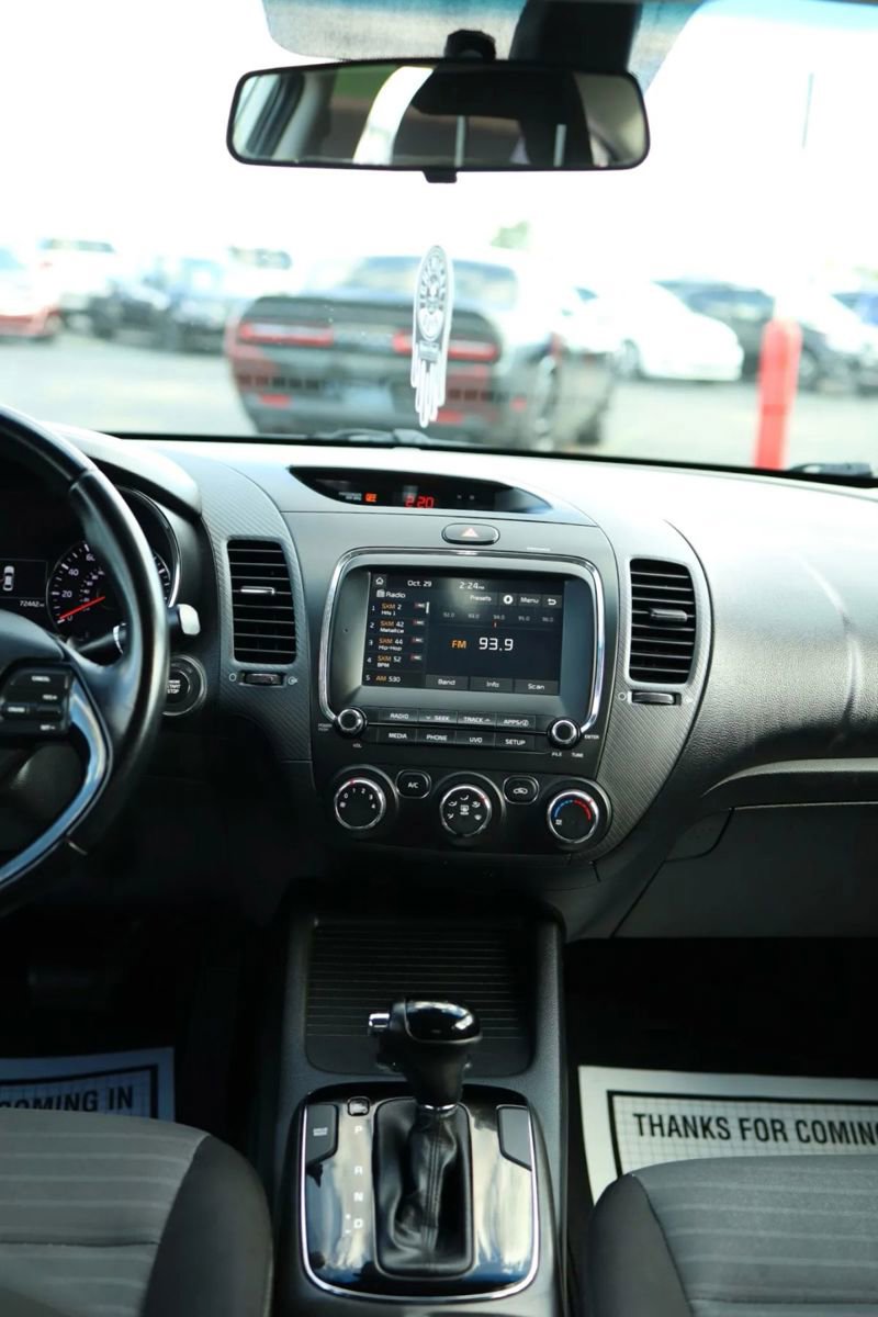 Used 2017 Kia Forte S w/ S Technology Package image 45