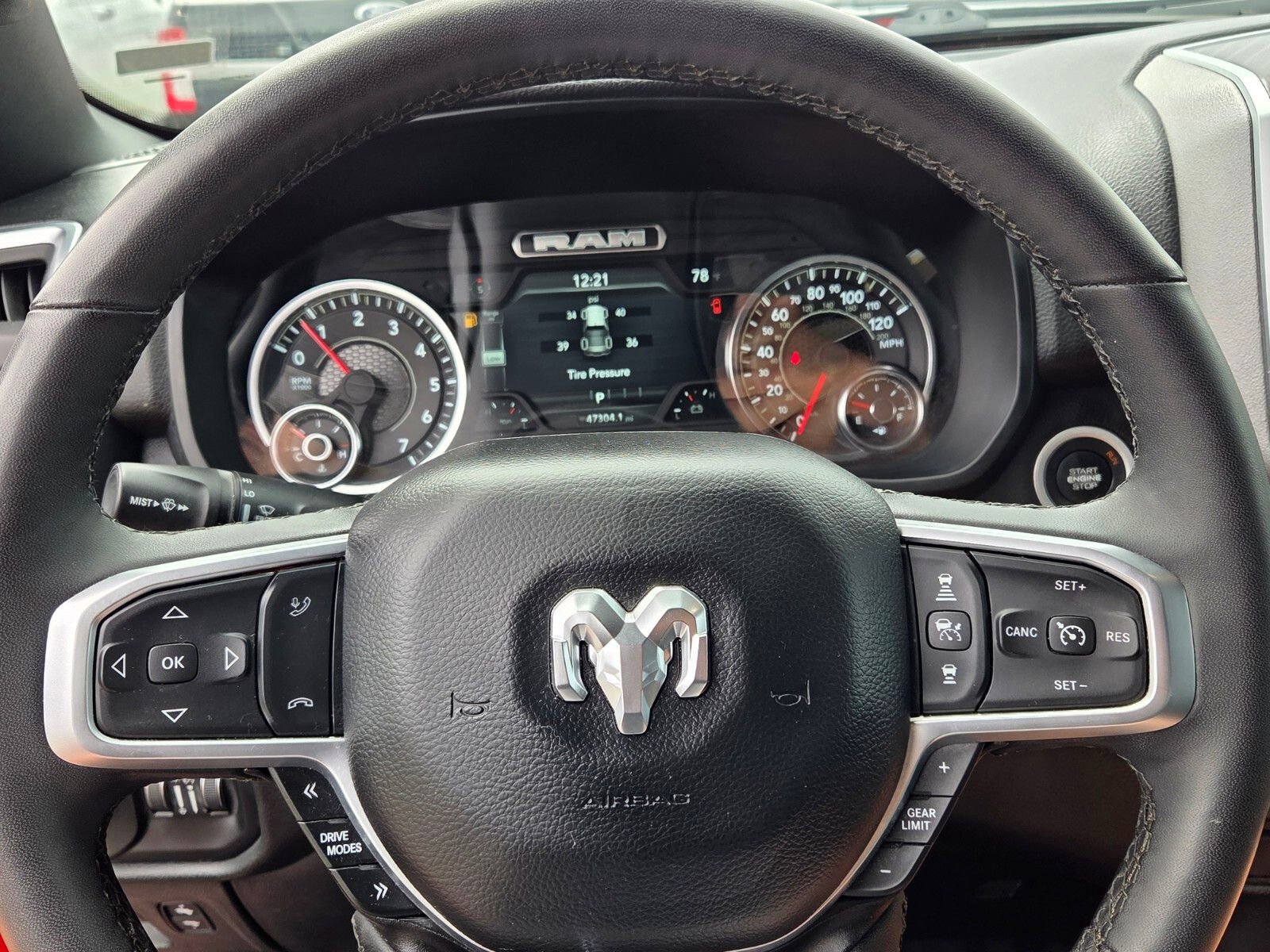 Used 2025 RAM 1500 Big Horn AWD/4WD image 26