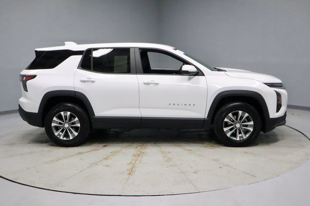 Used 2025 Chevrolet Equinox LT FWD image 11