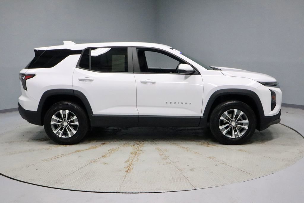 Used 2025 Chevrolet Equinox LT FWD image 11