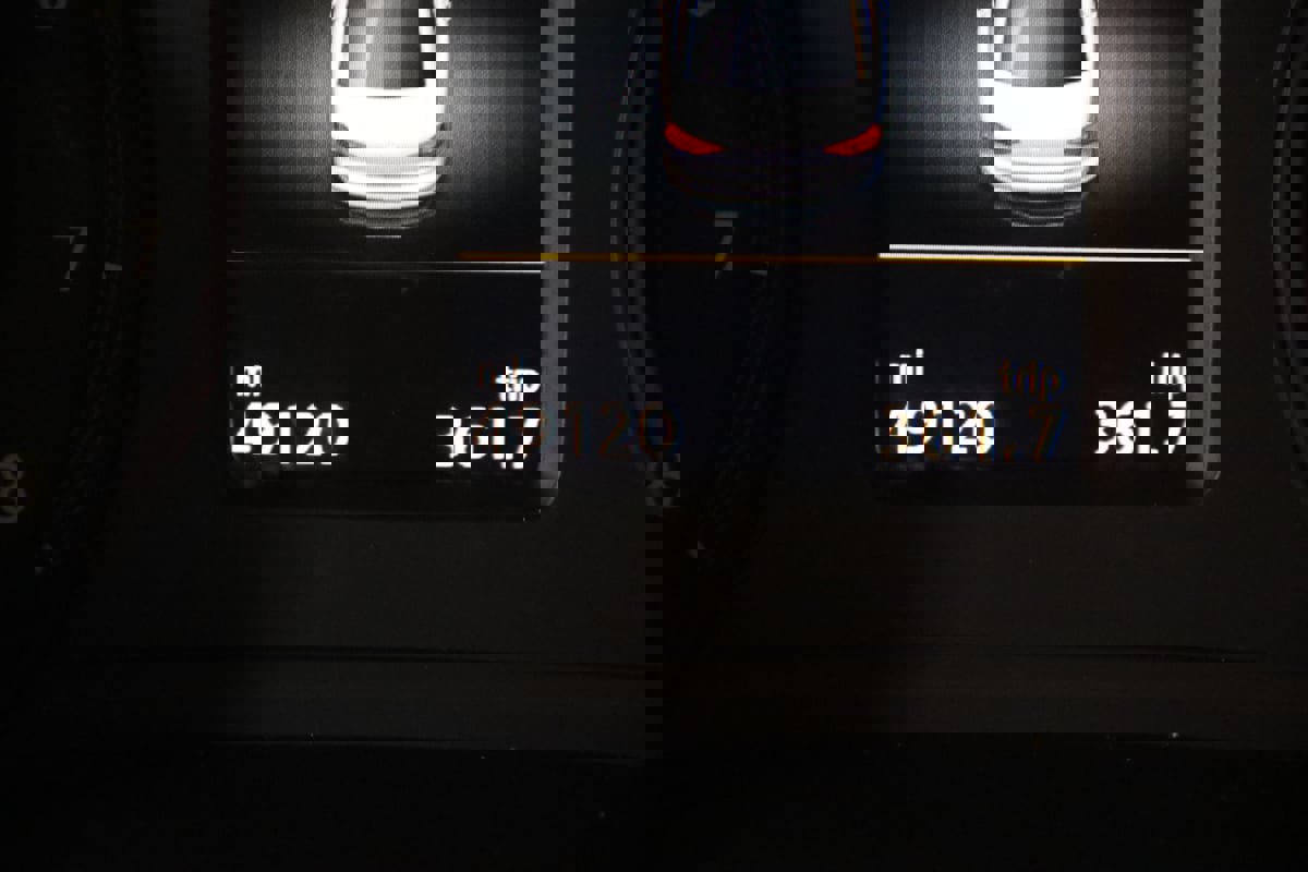 Used 2021 Volkswagen Passat 2.0T SE image 12