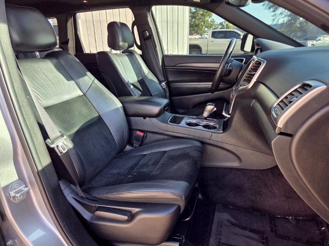 Used 2017 Jeep Grand Cherokee Altitude AWD/4WD image 15