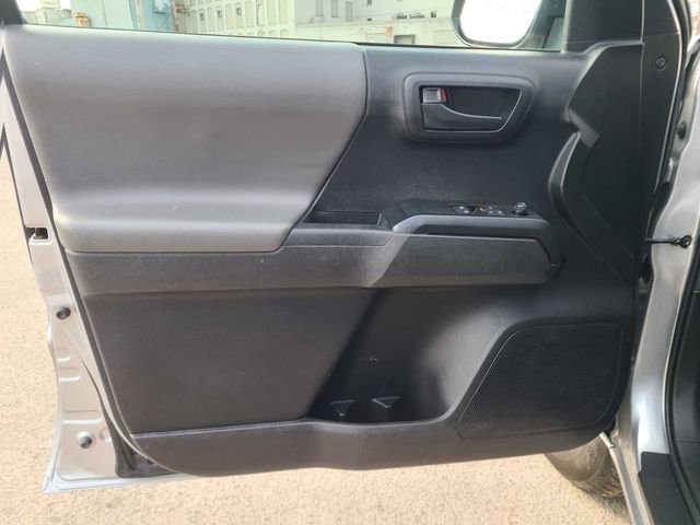 Used 2022 Toyota Tacoma SR w/ SR Convenience Package AWD/4WD image 15