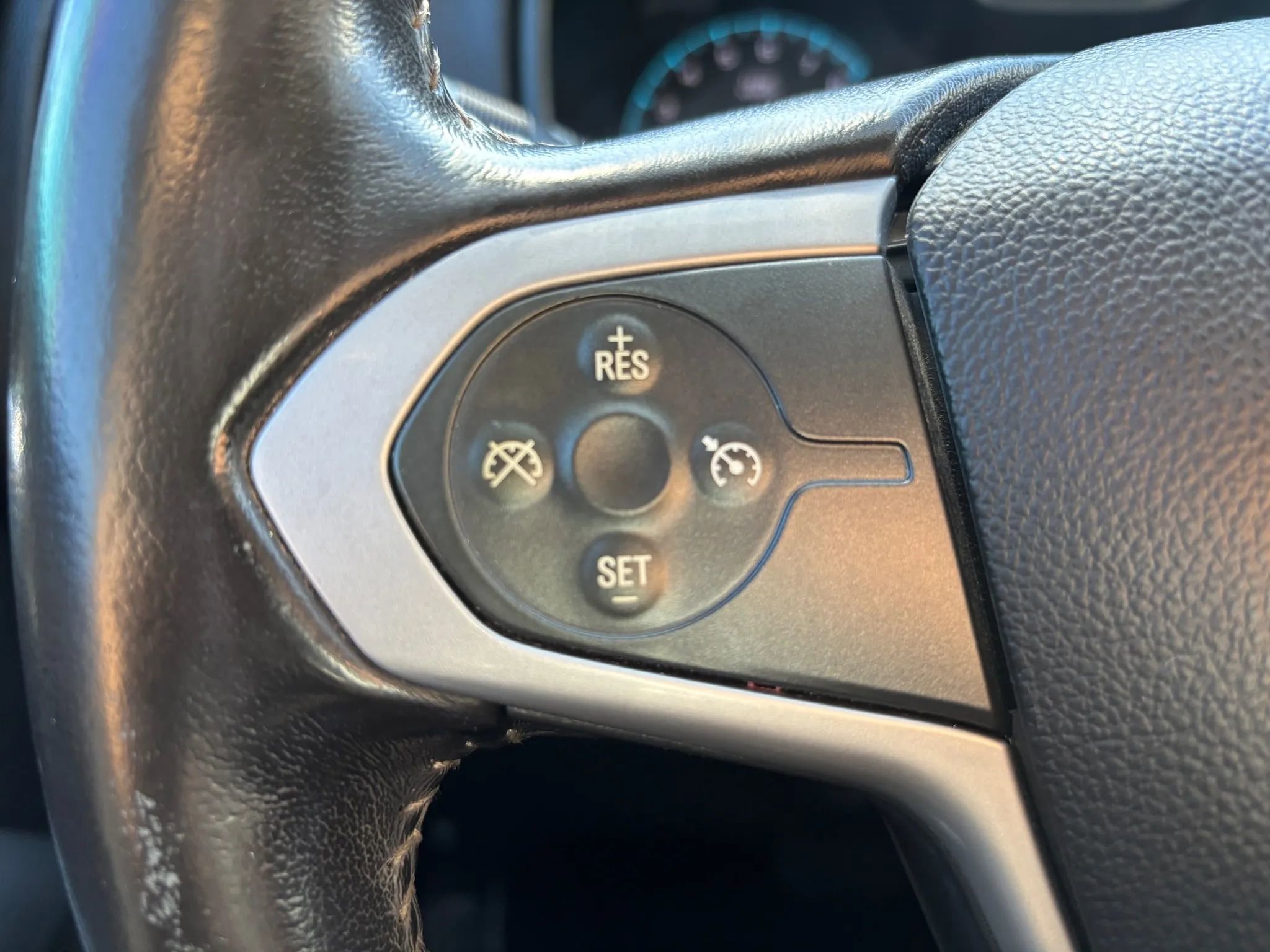 Used 2016 Chevrolet Colorado LT w/ LT Convenience Package RWD image 16