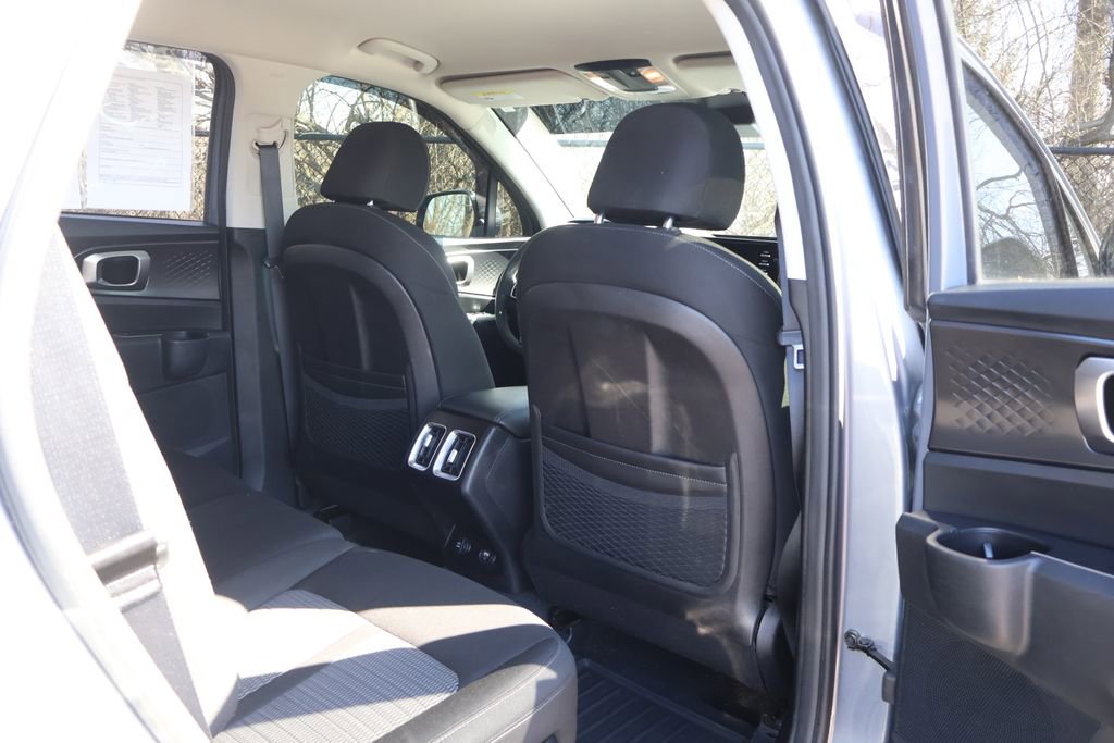 Used 2022 Kia Sorento LX image 44