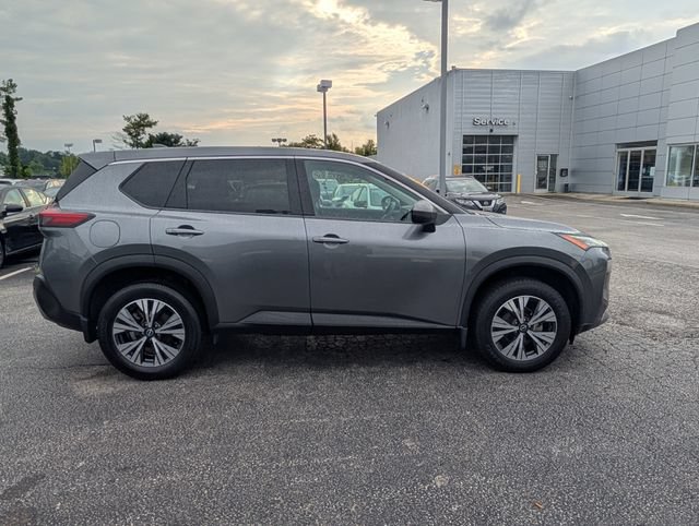 Used 2023 Nissan Rogue SV FWD image 2