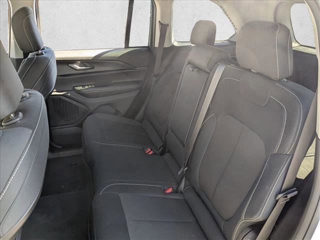 Used 2023 Jeep Grand Cherokee Laredo w/ Luxury Tech Group I AWD/4WD image 19