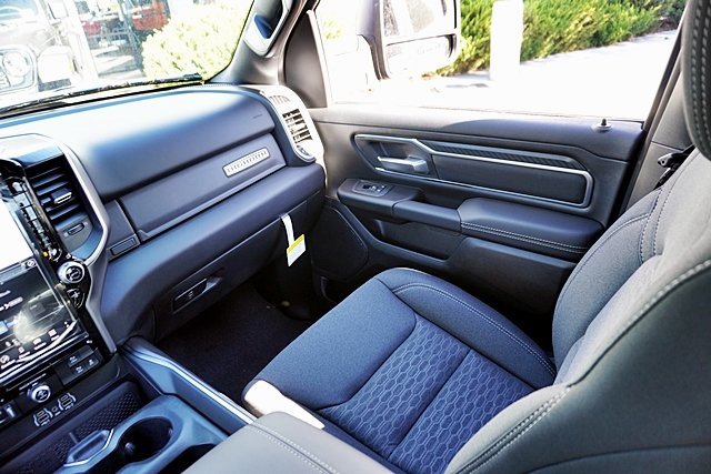 New 2026 RAM 1500 4x4 Crew Cab image 28