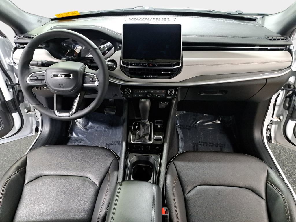 Certified 2024 Jeep Compass Limited AWD/4WD image 2