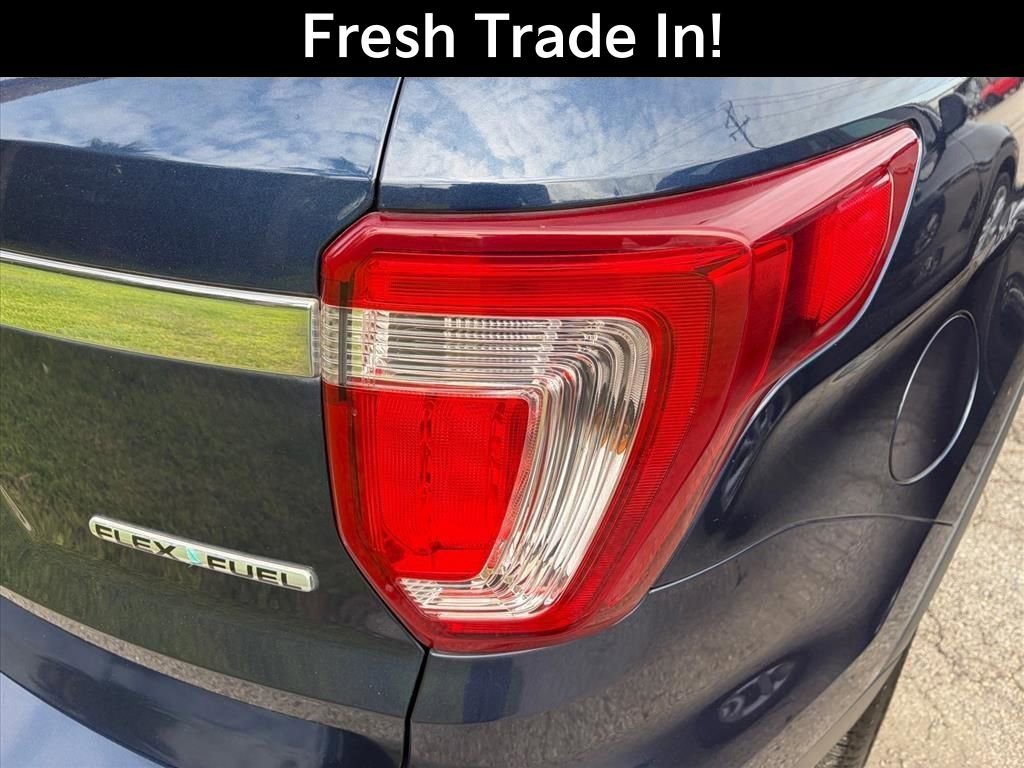 Used 2016 Ford Explorer XLT w/ Equipment Group 202A FWD image 10
