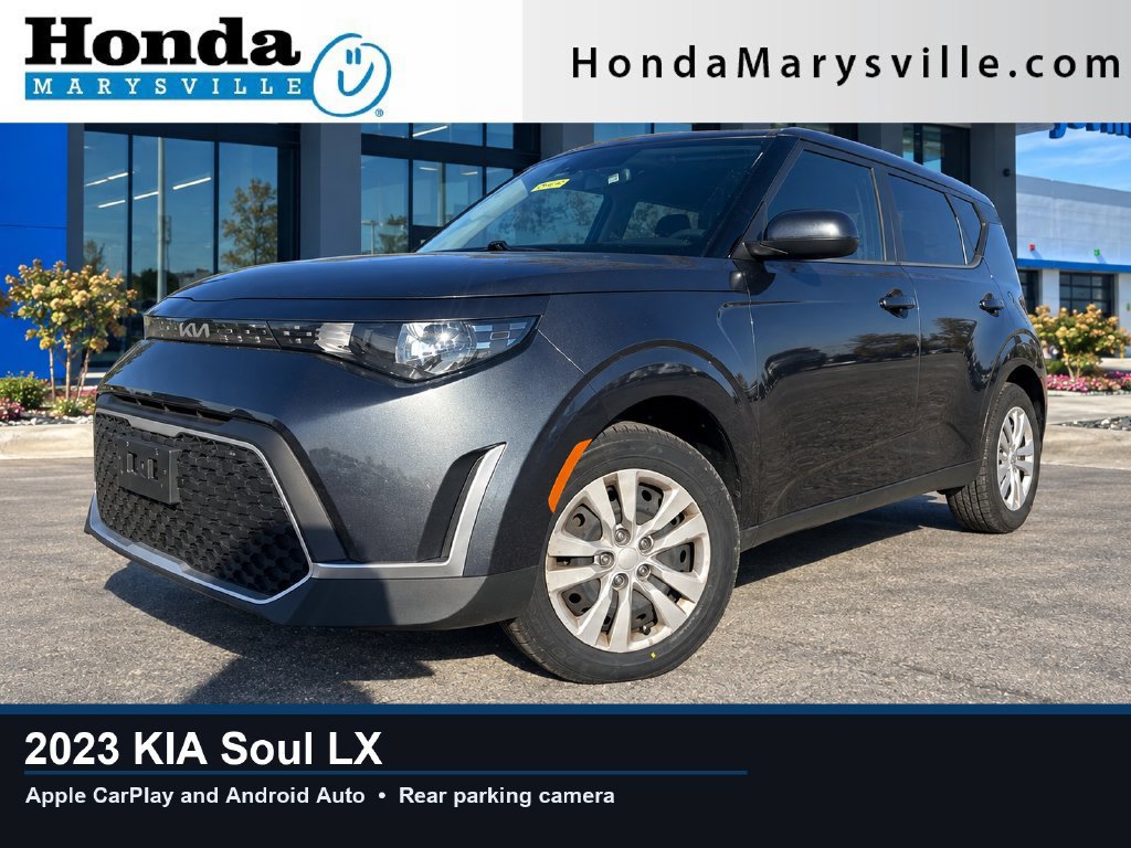 Used 2023 Kia Soul LX FWD image 1
