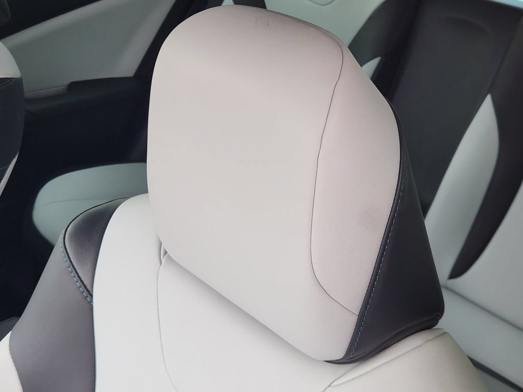 Used 2017 Toyota Prius Prime Advanced FWD image 23