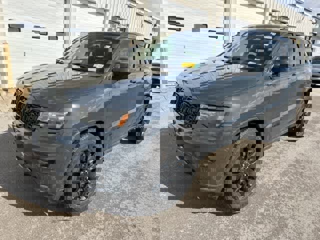 Used 2017 Jeep Grand Cherokee Altitude image 2