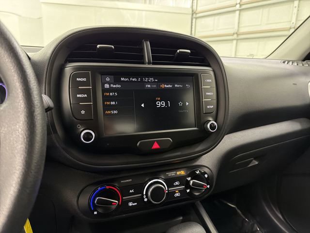 Used 2023 Kia Soul LX w/ Option Group 015 FWD image 22
