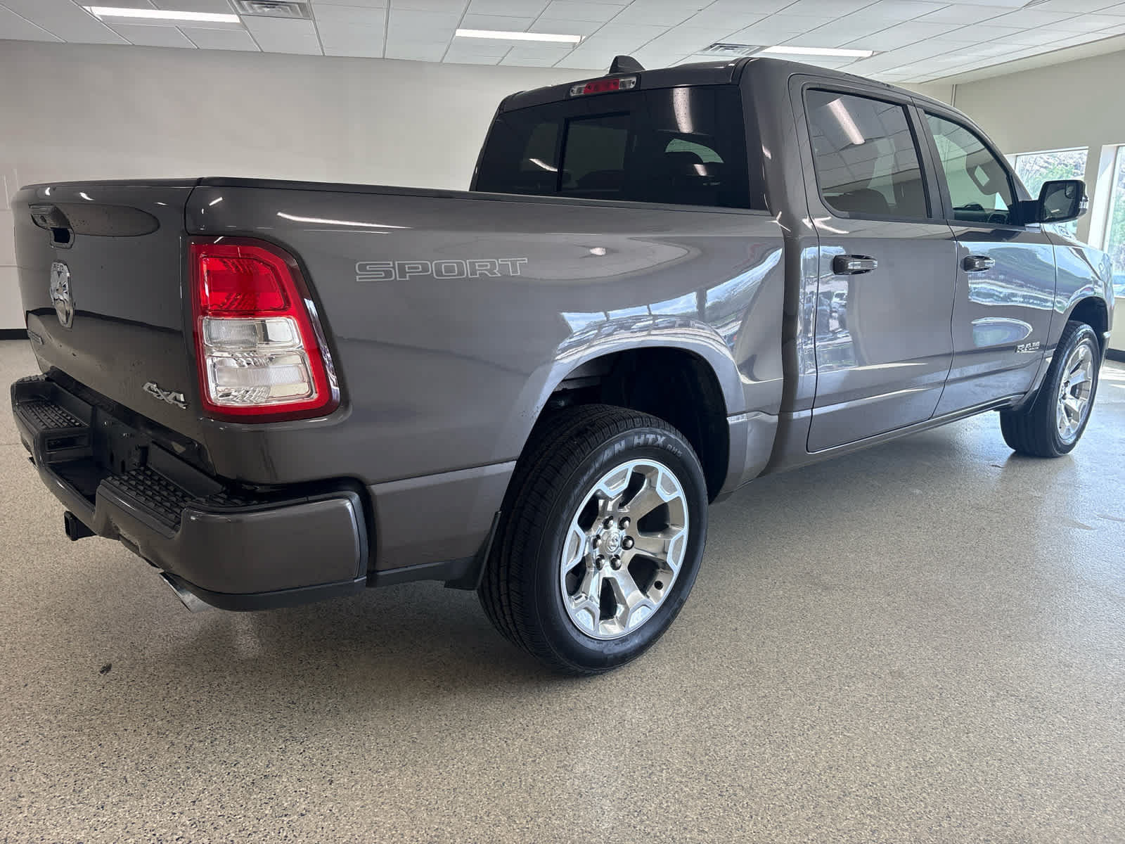 Used 2023 RAM 1500 Big Horn AWD/4WD image 6