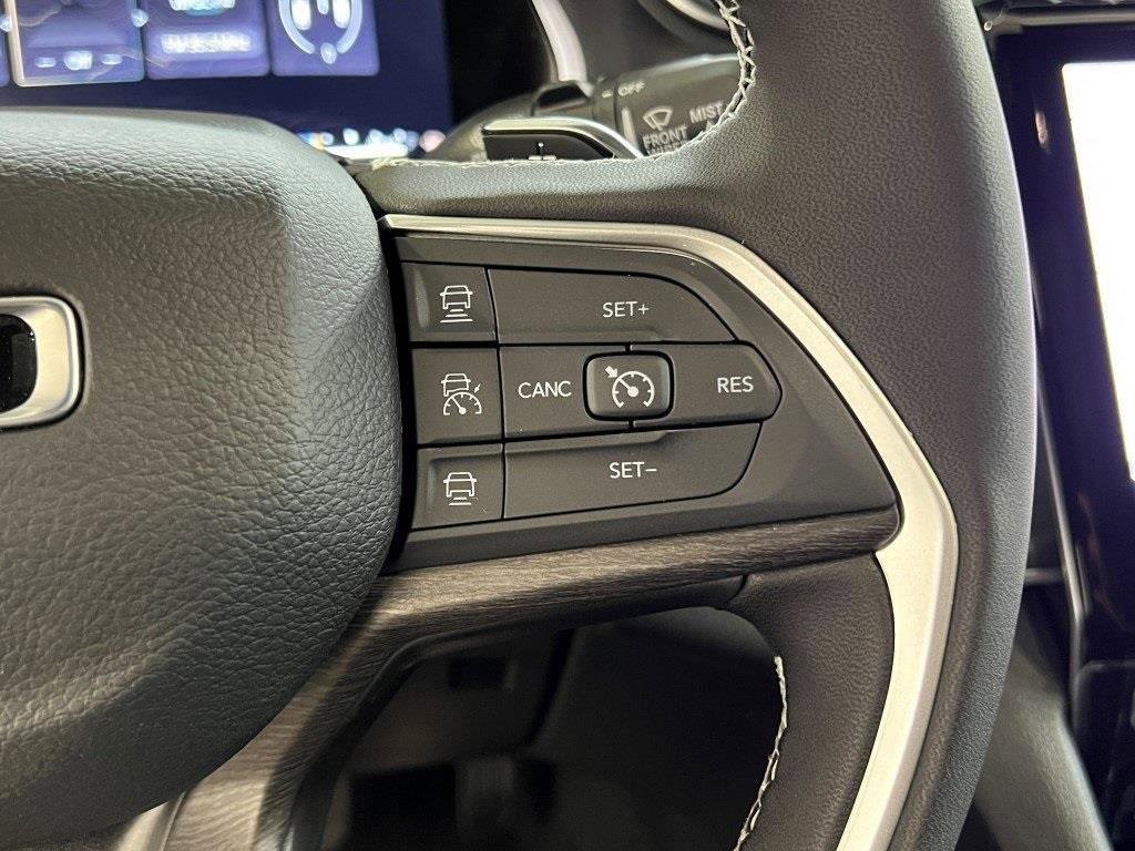 New 2025 Jeep Grand Cherokee L Limited w/ Luxury Tech Group II image 17