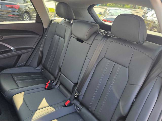 Used 2025 Audi Q5 Premium w/ Convenience Package AWD/4WD image 18