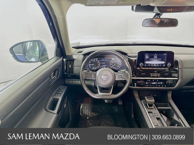 Used 2025 Nissan Pathfinder SV image 21