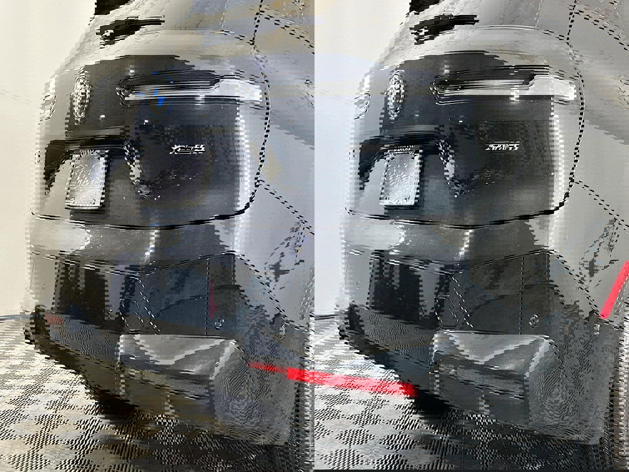 Used 2023 BMW iX xDrive50 w/ Premium Package image 26