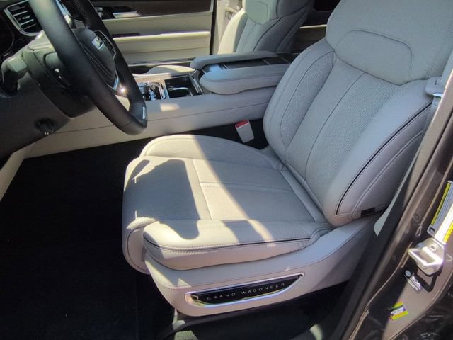 Used 2023 Jeep Grand Wagoneer L Series II w/ Premium Group II AWD/4WD image 11