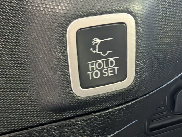 Used 2023 Jeep Grand Cherokee Altitude image 30