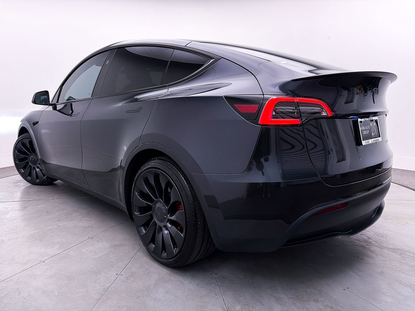 Used 2024 Tesla Model Y Performance image 2