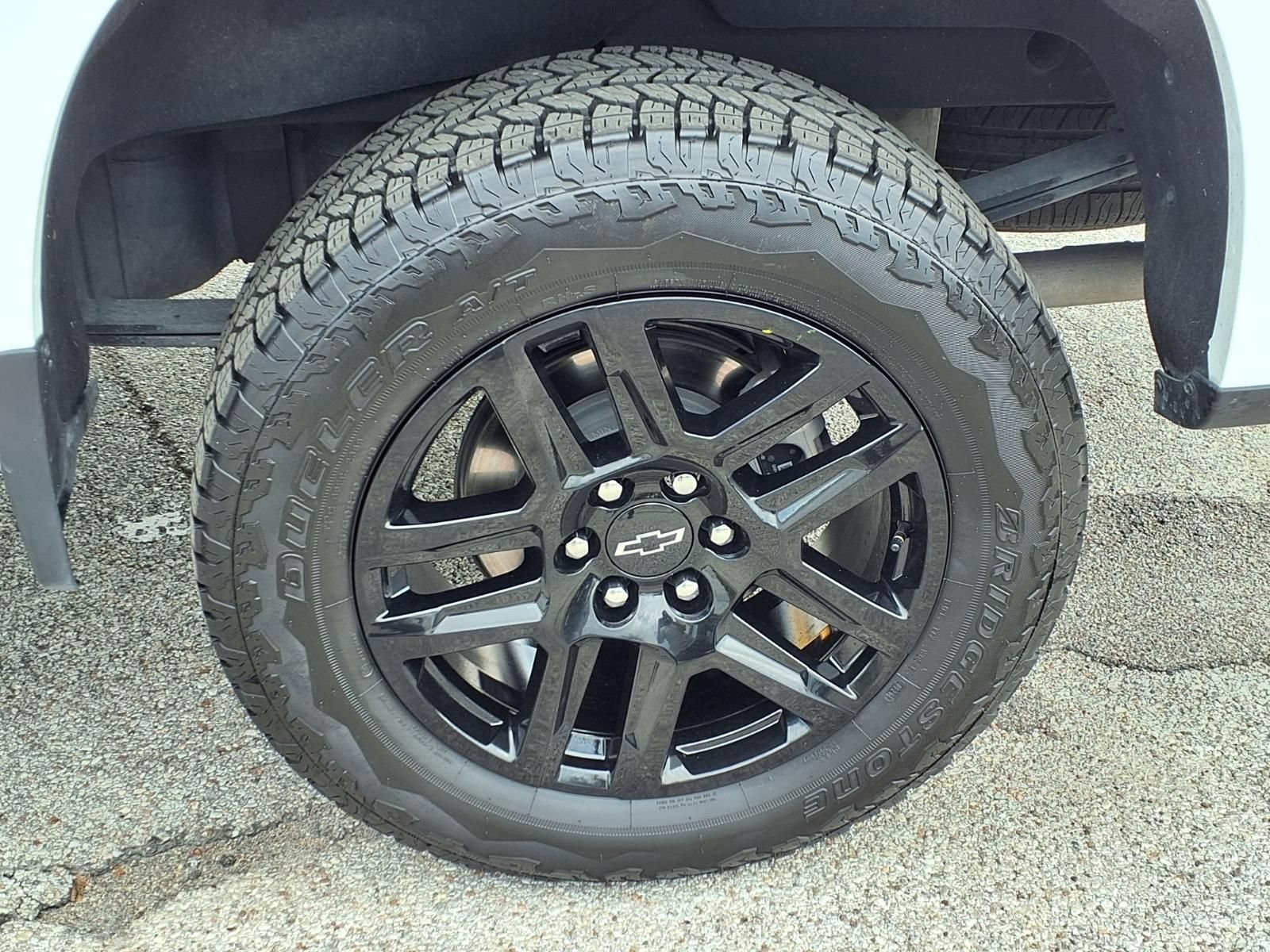 Used 2024 Chevrolet Silverado 1500 Custom Trail Boss w/ LPO, Dark Essentials Package AWD/4WD image 25