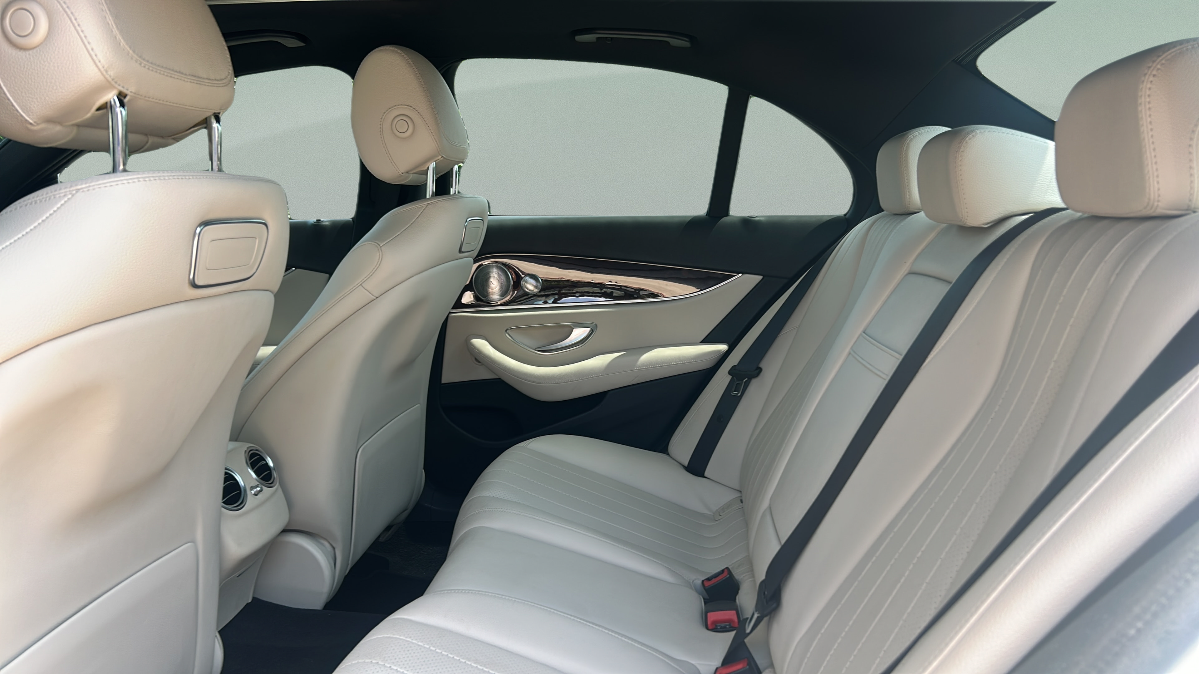 Used 2018 Mercedes-Benz E 300 image 27