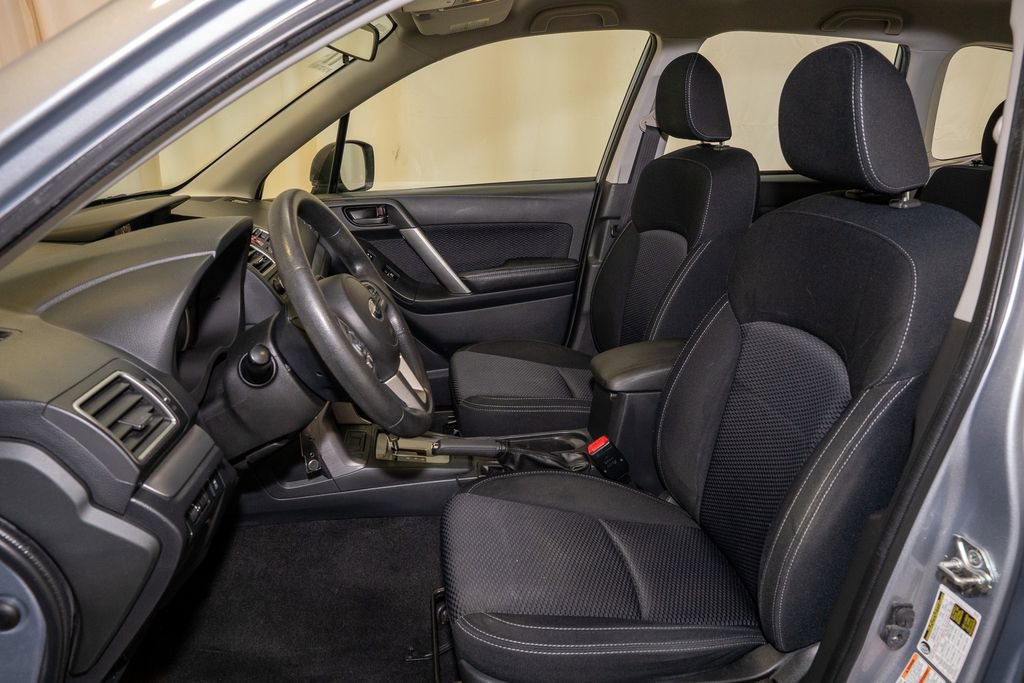 Used 2017 Subaru Forester 2.5i w/ Alloy Wheel Package image 9