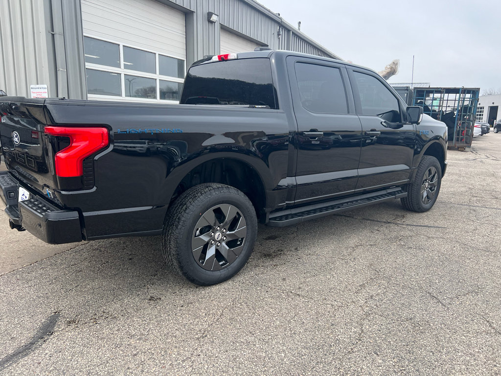 Used 2024 Ford F150 Lightning Flash image 4